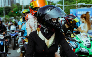 女人骑摩托为什么会让男人欢呼？
