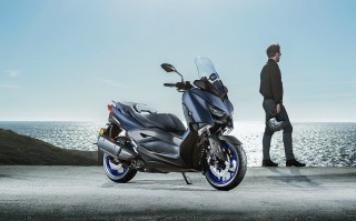 2022 YAMAHA XMAX新色发表：配色承袭TMAX，新增亚洲限定色更亮眼！