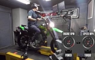 2022 年川崎 KLX300SM 的功率有多大？