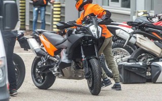 KTM 890 Adventure将迎来改款，并加入公路旅取向的S版