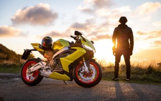 选择Aprilia RS660，你将激情四射！