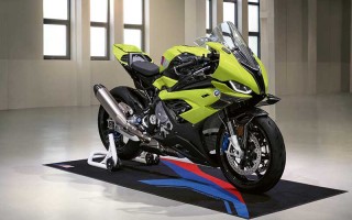 宝马发布M 1000 RR 50年M版