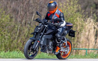 KTM 990 DUKE 照片