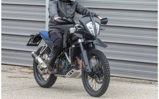 KTM 390 Adventure R 测试中？前 21 后 18 寸硬派设定、新车架平台！