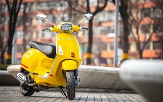 春意兴浓，活力冲刺！Vespa Sprint S 太阳黄