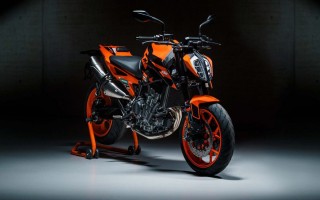 2022 KTM 890 DUKE GP发表：厂队涂装加持，更添剽悍跑格